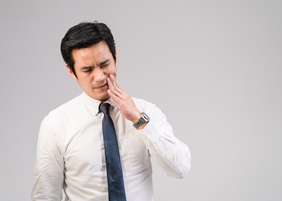Dry Mouth: How To Keep Your Oral Health Flowing